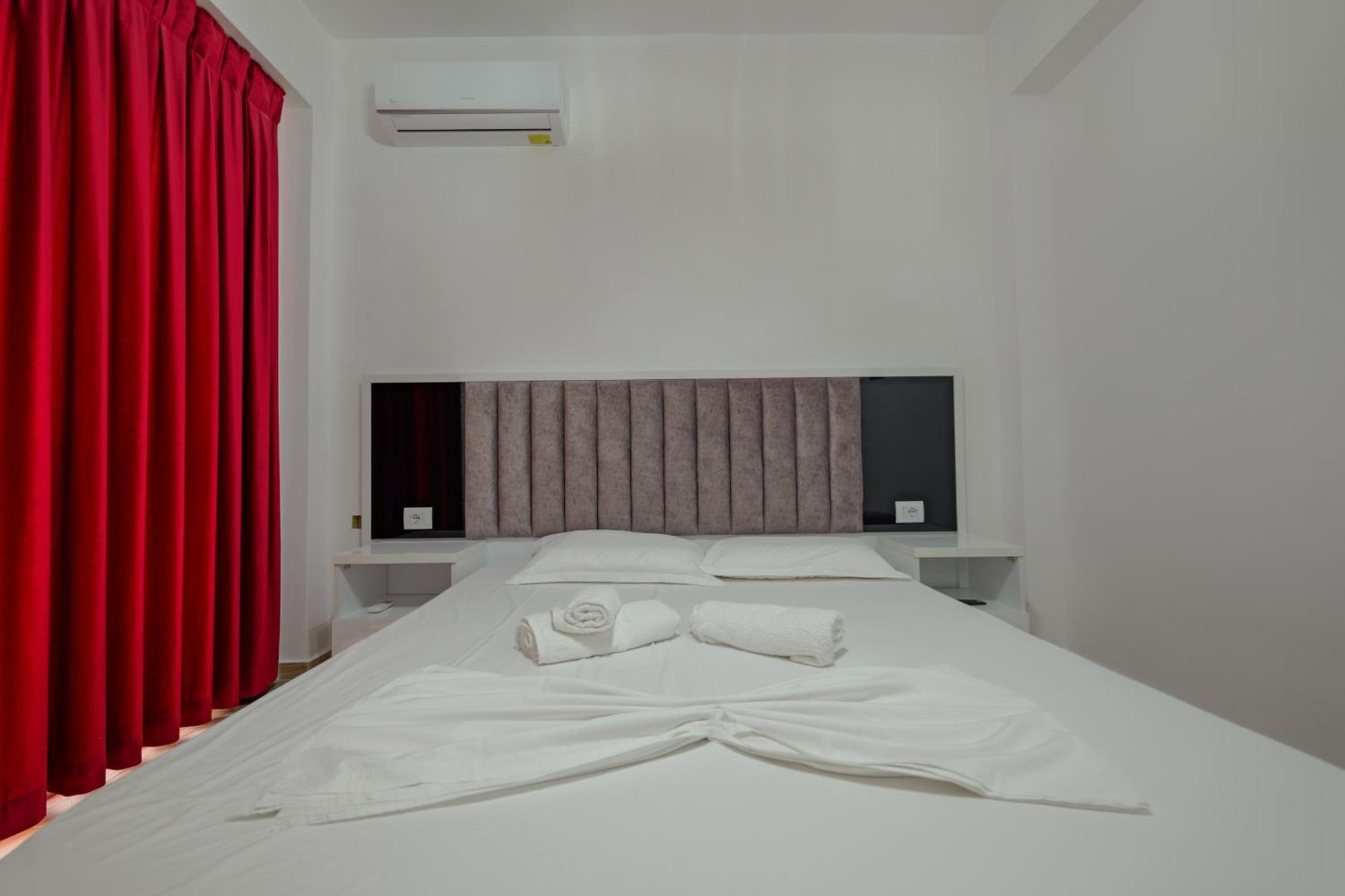 Hotel Take Borsh Extérieur photo