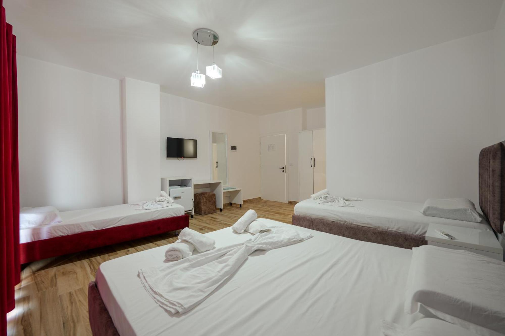 Hotel Take Borsh Extérieur photo